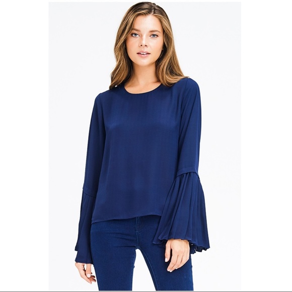 NWT Quality Pleated Butterfly Sleeve Blouse - Picture 2 of 6